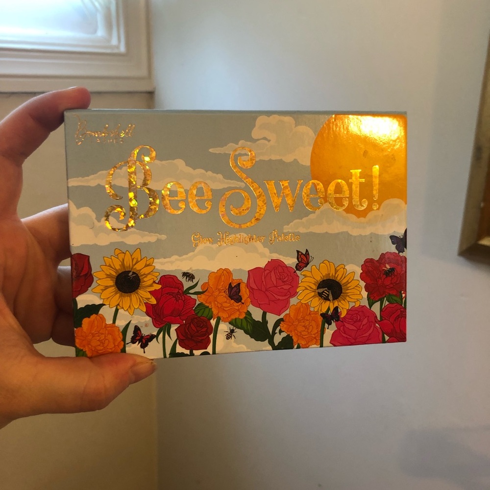 Bombshell Cosmetics Bee Sweet Highlighter Palette